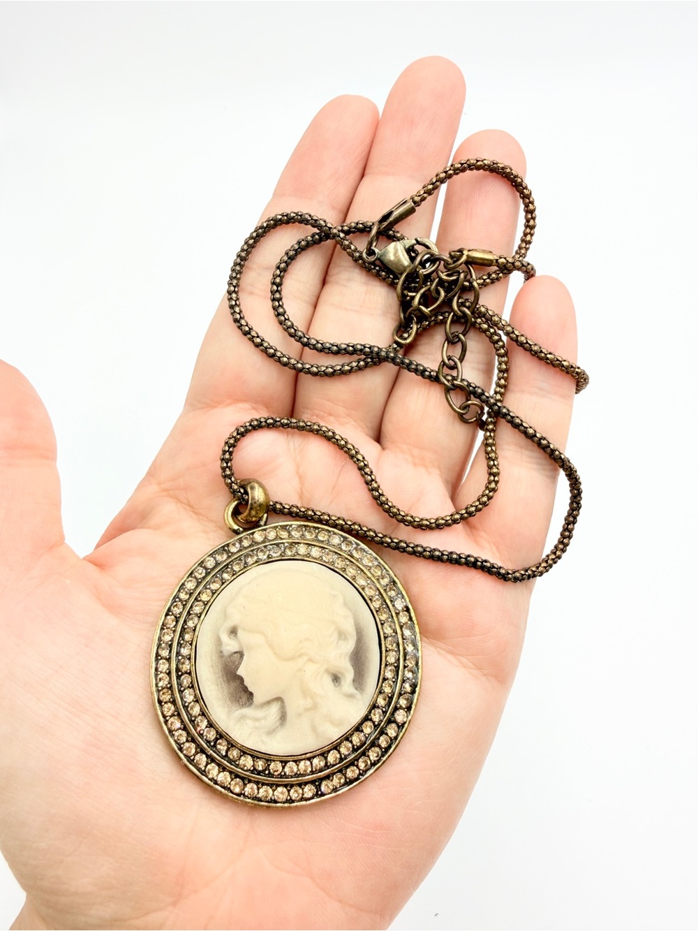 Vintage Inspired Cameo Portrait Pendant Necklace – Antique Bronze Tone